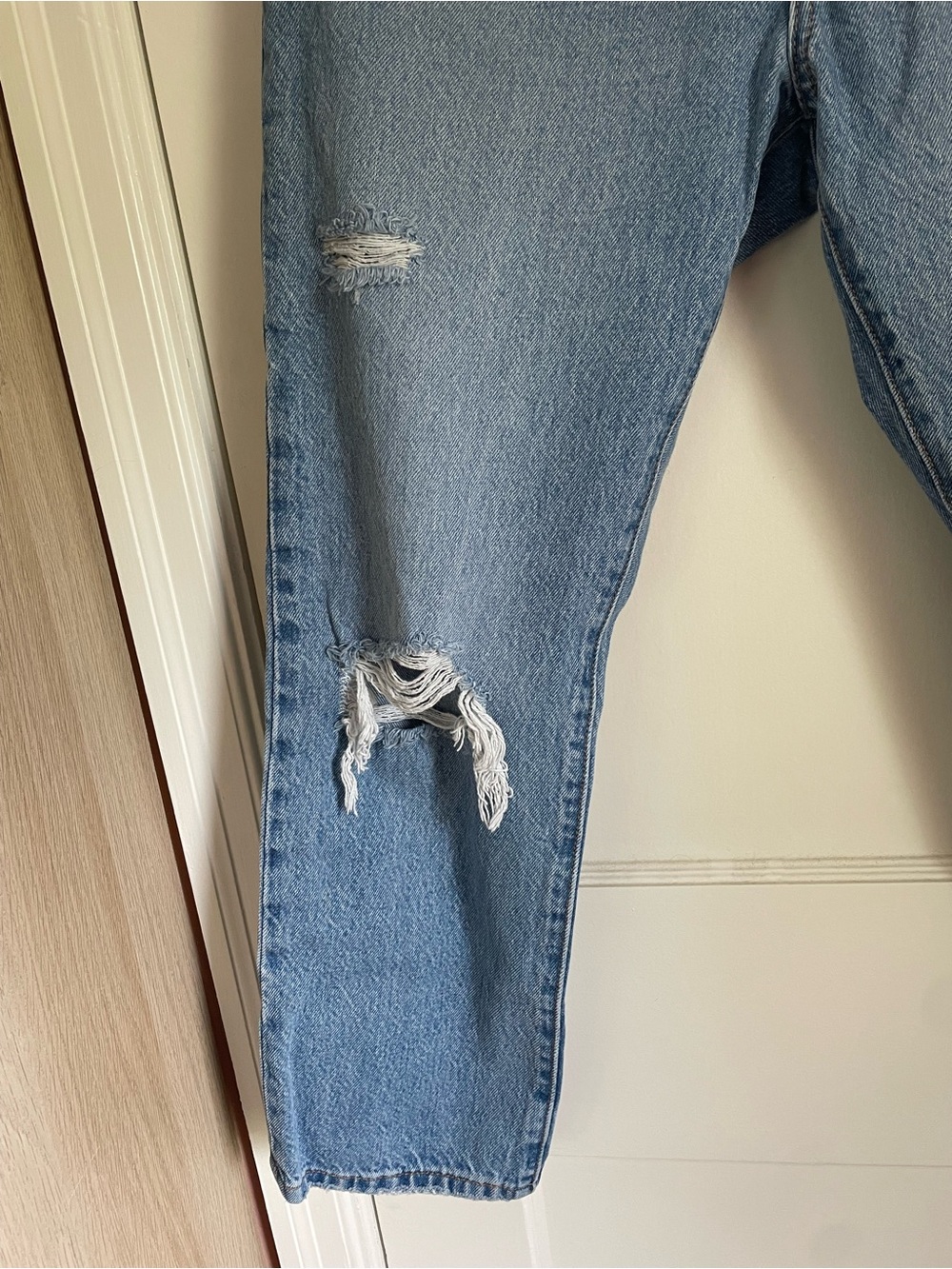 Levi's 501 Button-Fly Jeans with Rips - Picture 8 of 16
